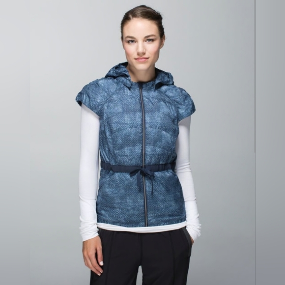 Lululemon Spring Fling Puffy Vest sz 8 - Picture 3 of 17